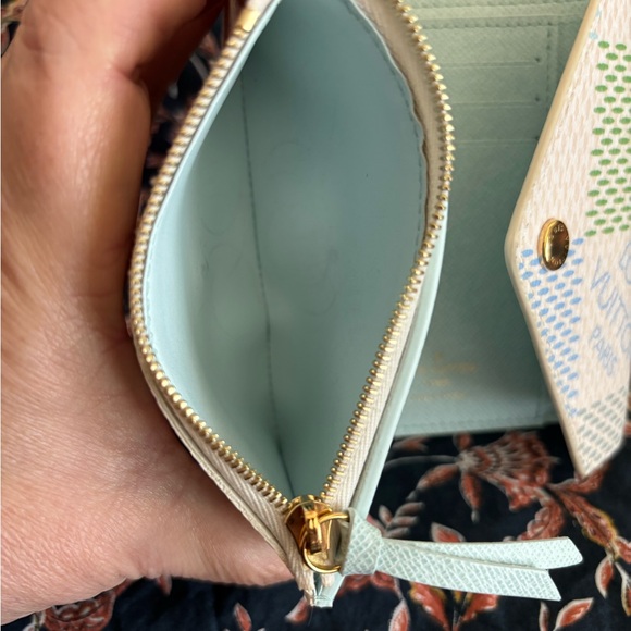 Louis Vuitton Victorine Wallet - Picture 6 of 16